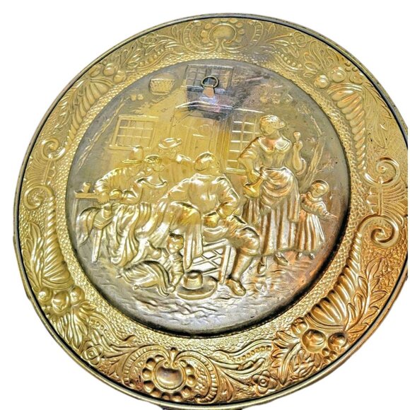 Vintage Peerage Brass Embossed Hanging Wall Plates - Made England - Picture 3 of 7